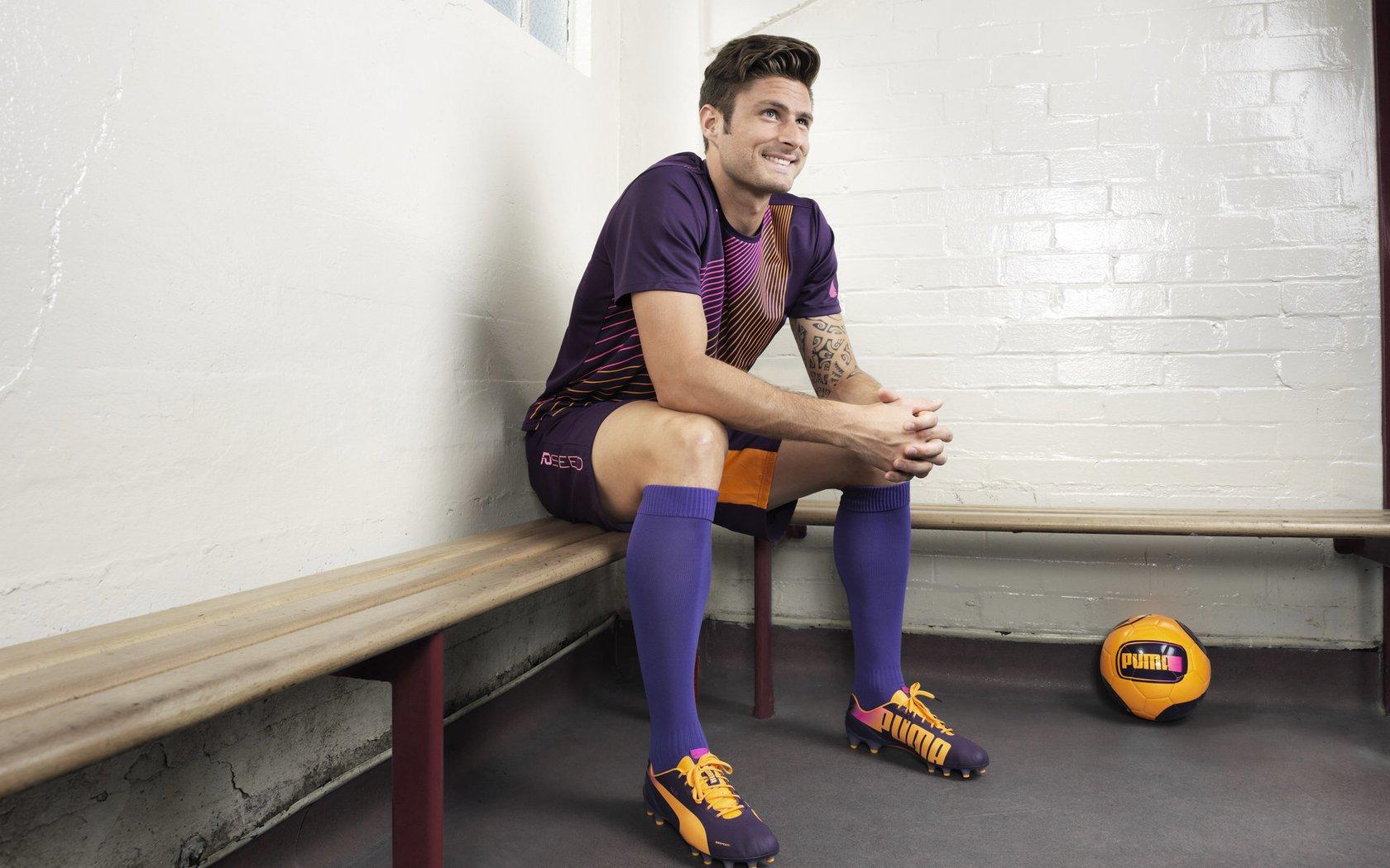 罗塞尼尔飞抵伦敦！蓝军新帅有望周末客战富勒姆迎首秀